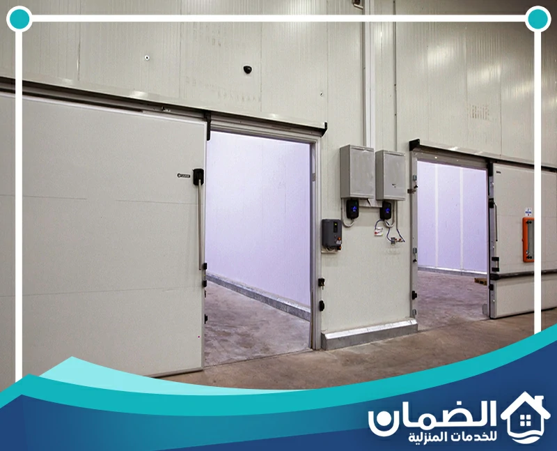 محل صيانة غرف تجميد 24 ساعة في الإمارات 0527042162 شركة الضمان فحص أبواب غرف التجميد والتأكد من سلامة الإغلاق والعزل أثناء أعمال الصيانة داخل الموقع