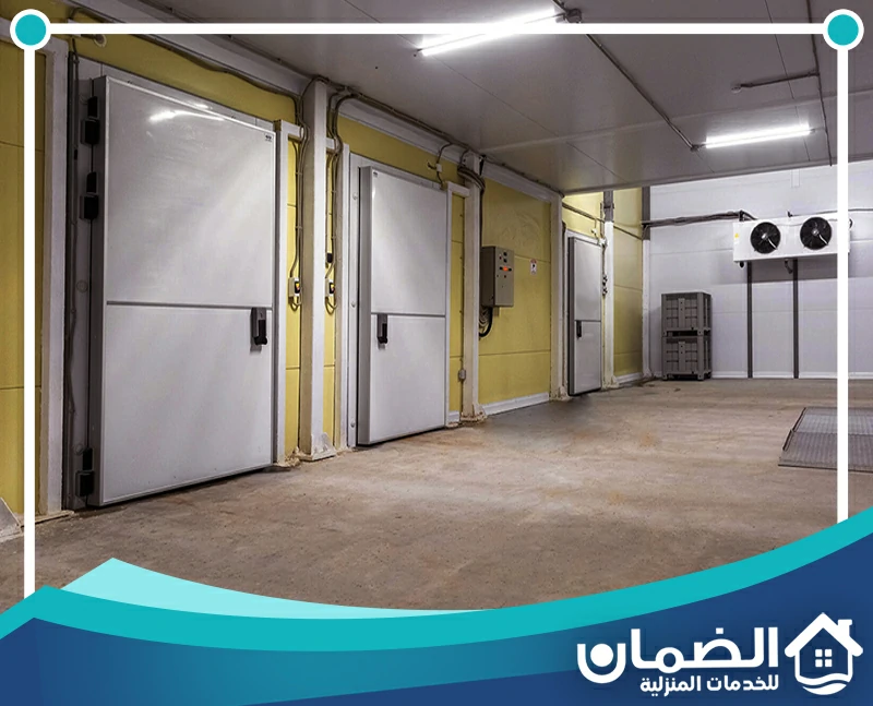 صيانة أبواب غرف تجميد في الشارقة 0527042162 شركة الضمان صيانة أبواب غرف تجميد في الشارقة لضمان إحكام الغلق ومنع تسرب الهواء البارد.